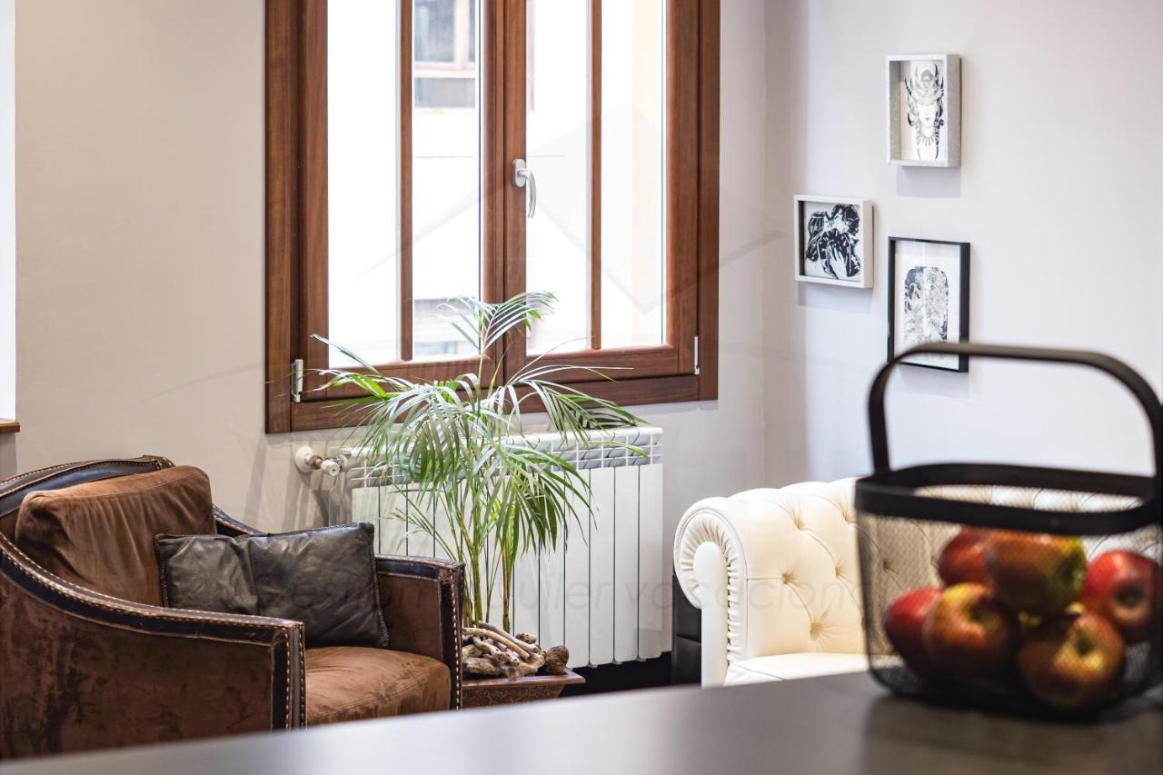 Chambre Noir Apartamento โอเบียโด ภายนอก รูปภาพ